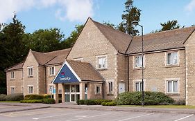 Cirencester Travelodge 3*